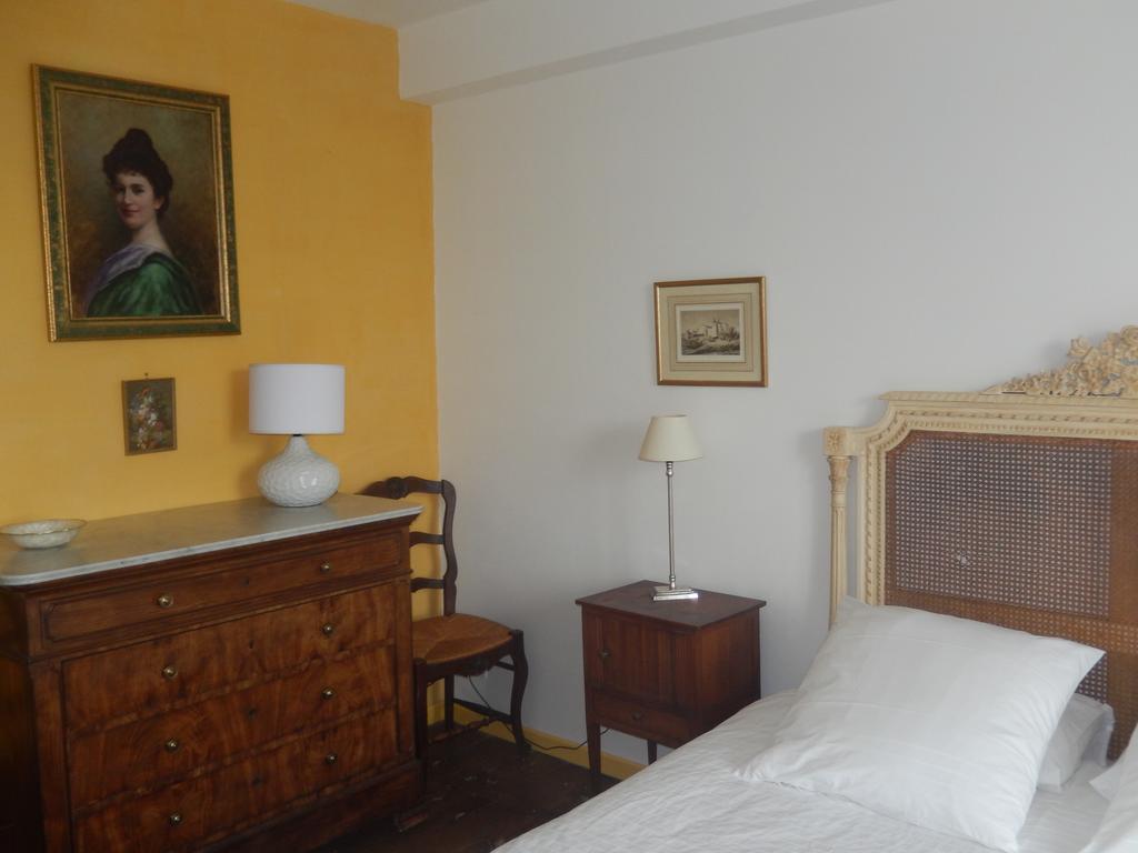 Domaine De Puyrousse Bed & Breakfast Riberac Room photo